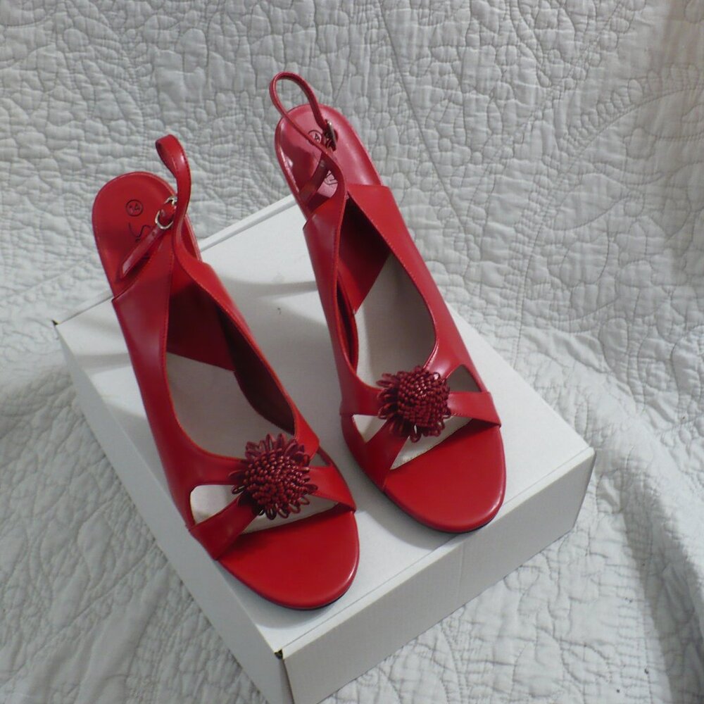 SEXY SHOES RED SANDALS WITH FLOWER -SIZE 14M- EXCELLENT USED CONDITION